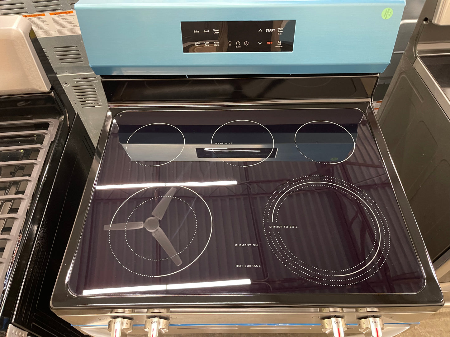 Frigidaire FCRE3062AS
30 Inch Freestanding Electric Range with 5 Elements, 5.3 cu. ft. Capacity