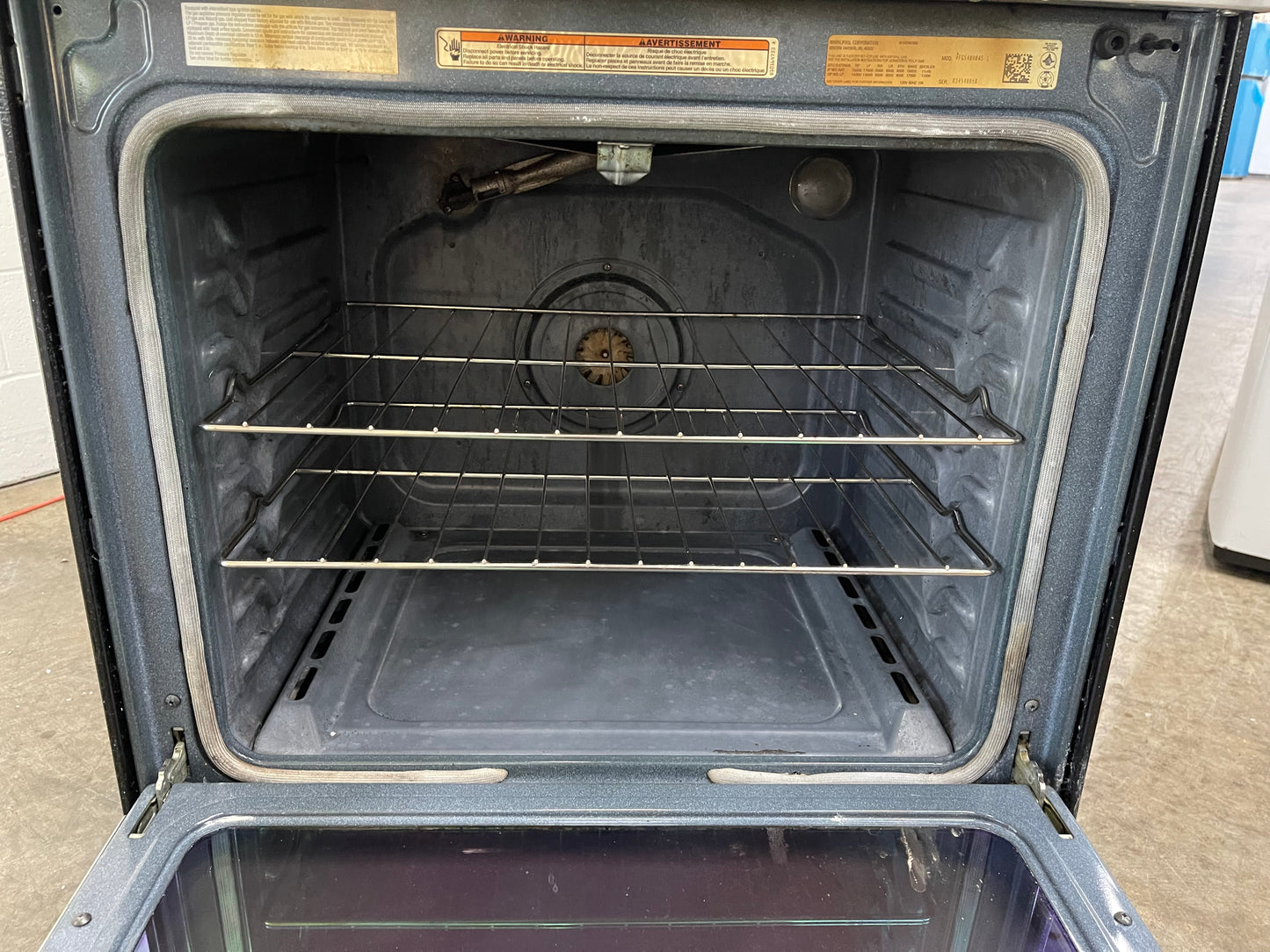Whirlpool WFG540H0AS
30 Inch Freestanding Gas Range with 4 Sealed Burners, 5.8 cu. ft. AquaLift Self-Cleaning Oven, Power Burner, TimeSavor Convection Cooking System and Lower Storage Drawer: Stainless Steel