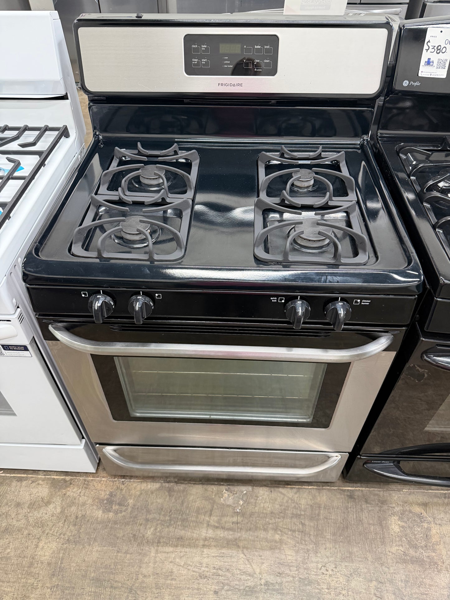 Frigidaire 30” Freestanding Gas Range – Model FFGF3053LSF