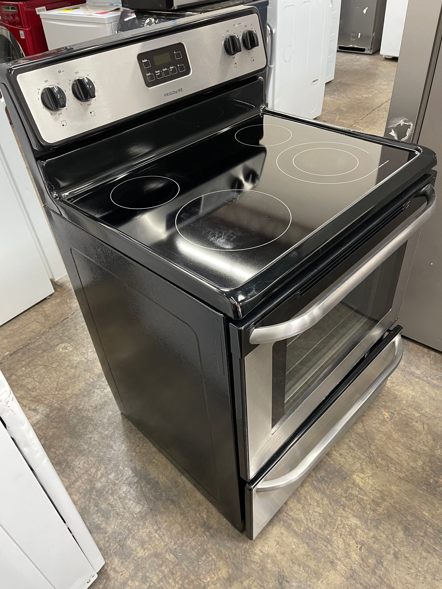Frigidaire FFEF3012LS
30 Inch Freestanding Electric Range with 4 Radiant Elements, 4.8 cu. ft. Oven Capacity, Manual Clean and Store-More Storage Drawer: Stainless Steel