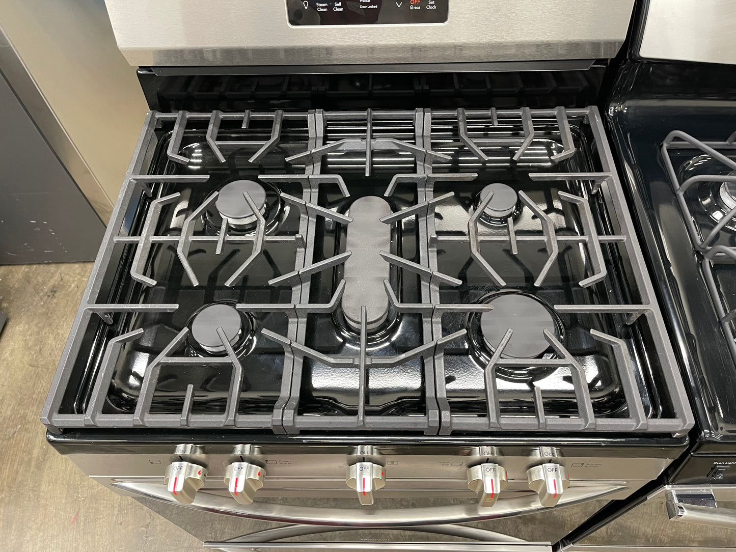 Frigidaire Gallery 30" Gas Range with Steam Clean
GCRG3038AF
