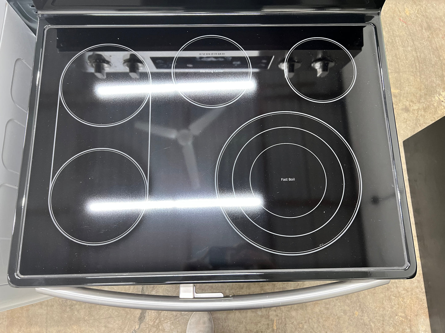 Samsung Flex Duo 30-in Glass Top 5 Burners 2.6-cu ft / 3.2-cu ft Self-cleaning Convection Oven Freestanding Double Oven Electric Range