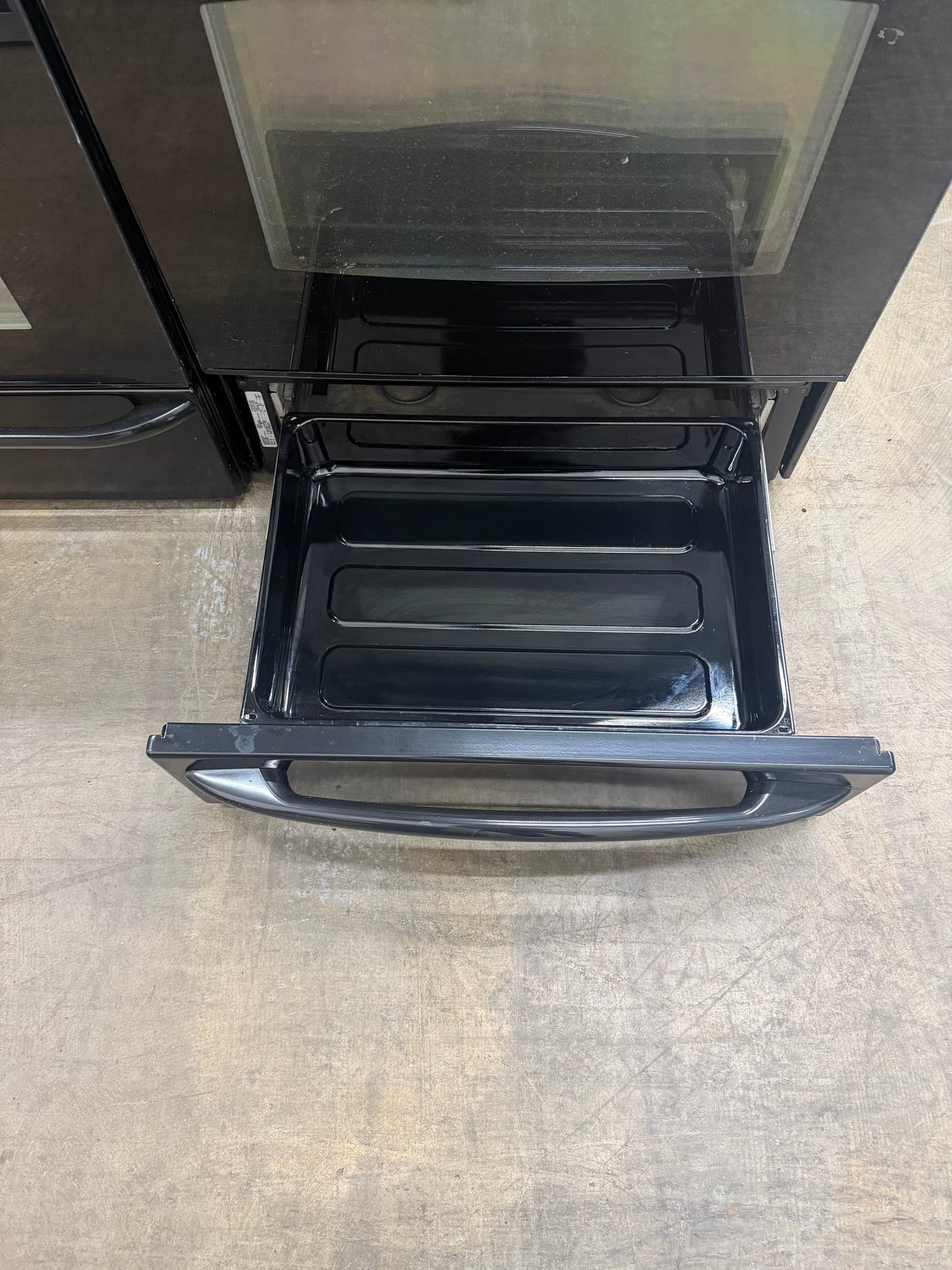 GE Profile PB915DT1BB 30”  Electric Range – Black
