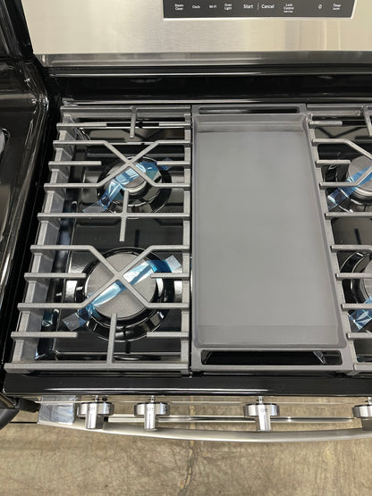 GE  GGF600AVSS
30 Inch Freestanding Gas Smart Range with 5 Sealed Burners, 5.3 cu. ft. Convection Oven, Power Boil Burner, Griddle, Storage Drawer, WiFi, Enhanced Shabbos Mode Built In, and Steam Clean: Stainless Steel