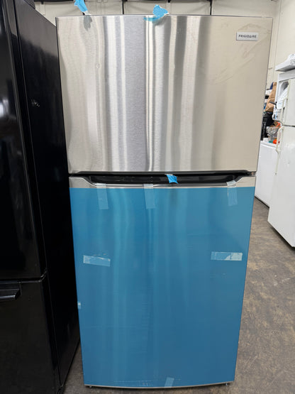 Frigidaire 20.0 Cu. Ft. Top Freezer Refrigerator in Stainless Steel