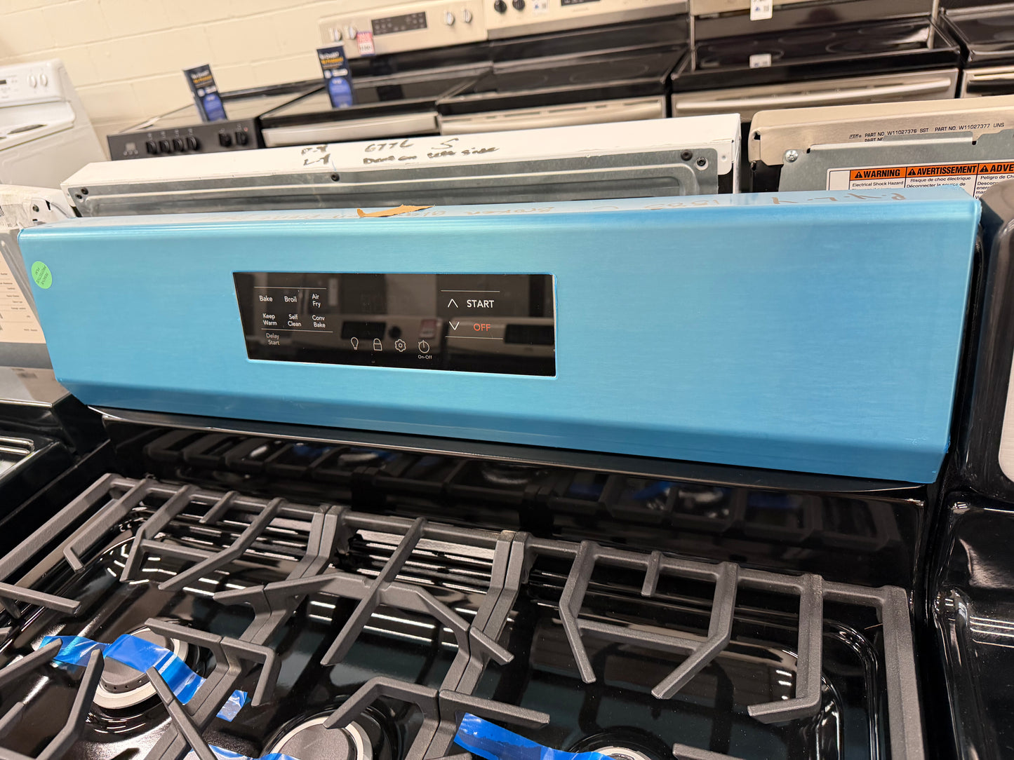 Frigidaire 30-in 5 Burners 5.1-cu ft Air Fry Convection Oven Freestanding Gas Range in Stainless Steel-Model #FCRG3083AS