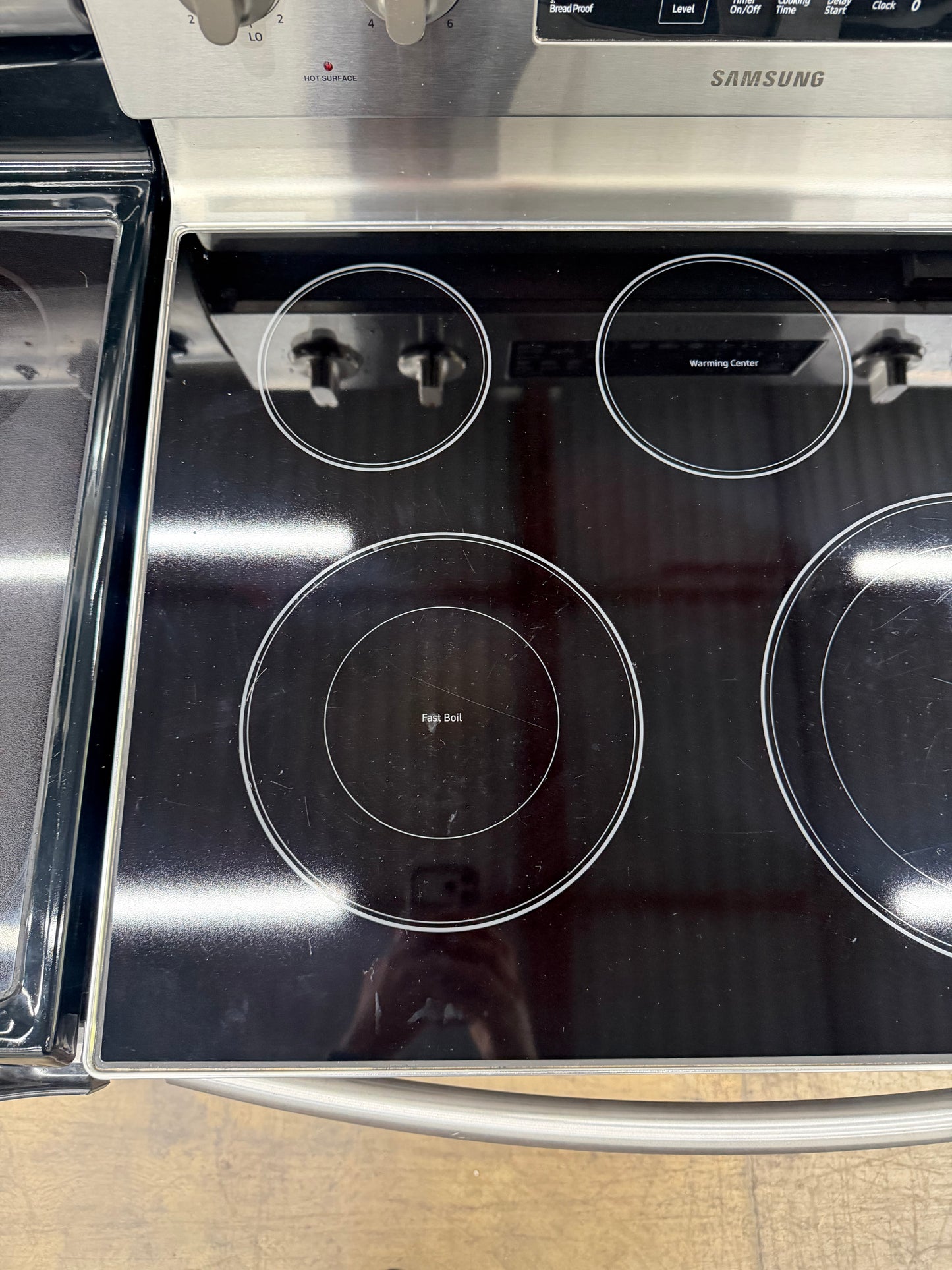 Samsung NE59M4320SS/AA – 5.9 Cu. Ft. Freestanding Electric Range with Convection