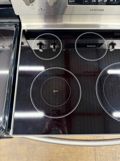 Samsung NE59M4320SS/AA – 5.9 Cu. Ft. Freestanding Electric Range with Convection