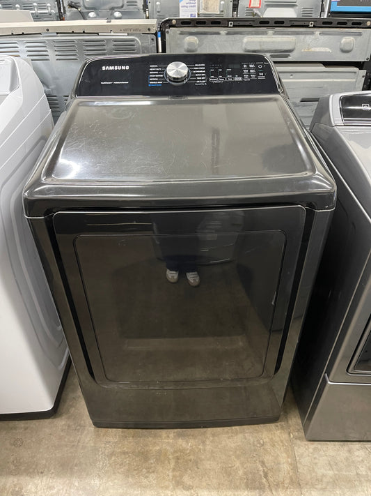 Samsung DVE50R5400V/A3  

7.4 cu. ft. Electric Dryer with Steam Sanitize+ in Black Stainless Steel