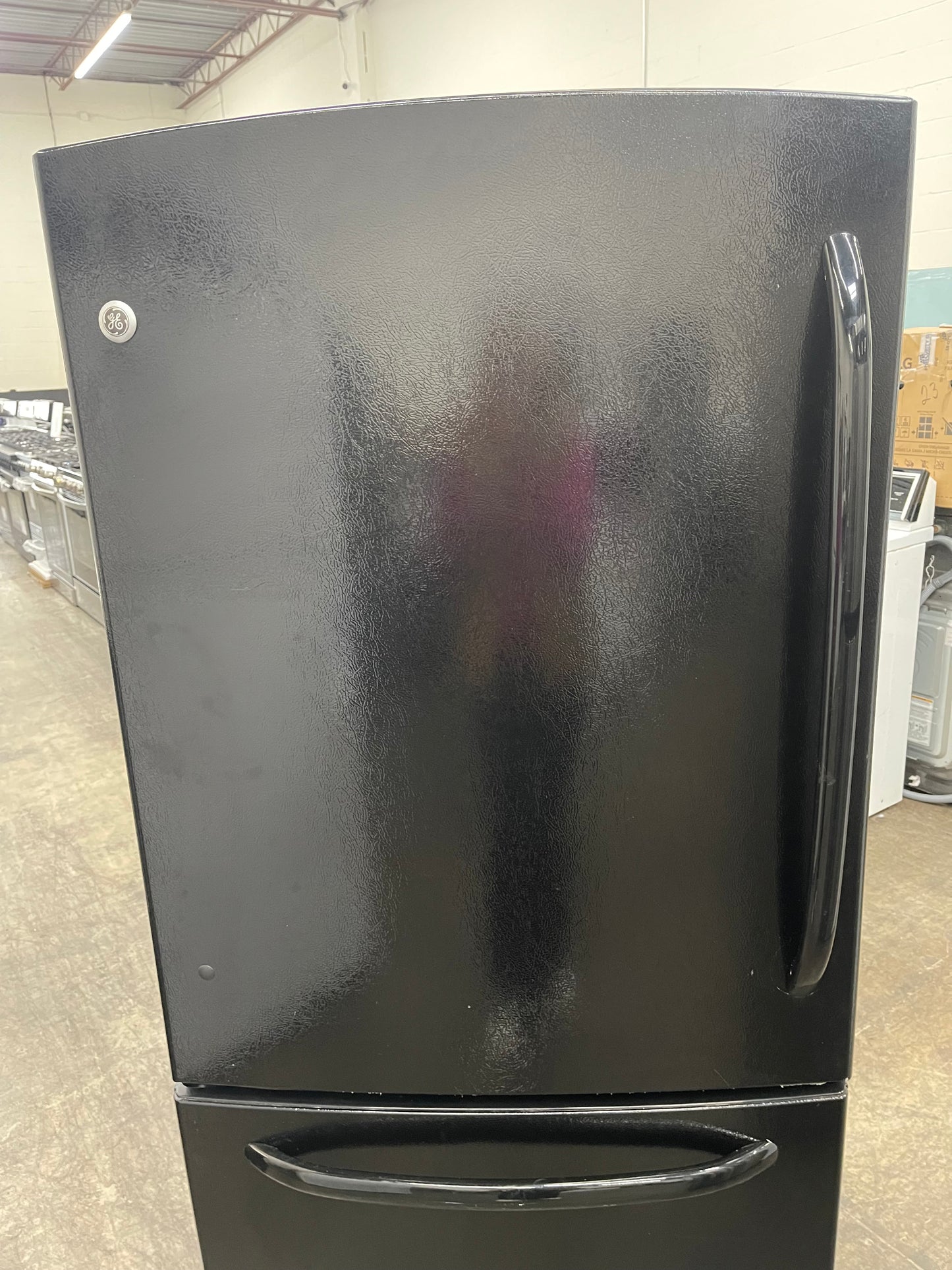 GE  GDSC0KCXBB
20.2 cu. ft. Bottom-Freezer Refrigerator with 4 Glass Shelves, Gallon Door Storage, Snack Drawer and Illuminated Upfront Temperature Controls: Black