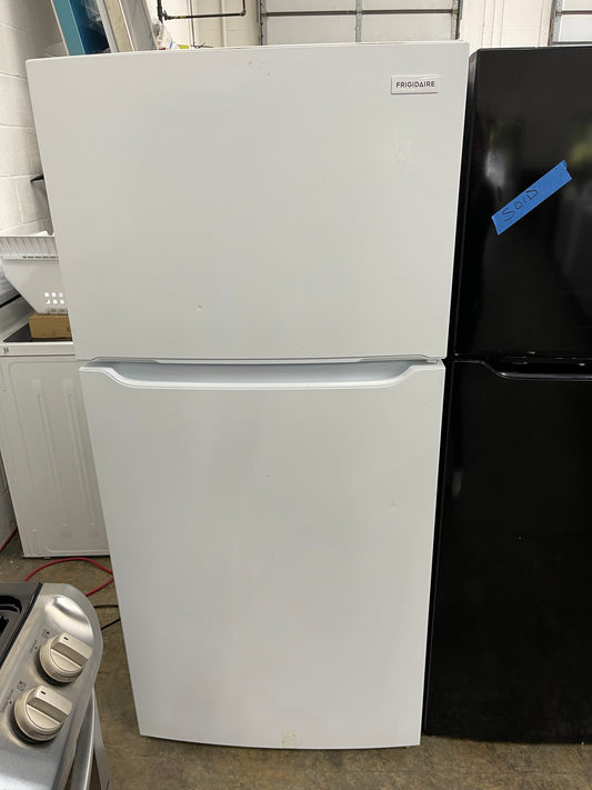 Frigidaire  FFTR1814WW
30 Inch Top Freezer Refrigerator with 18.3 Cu. Ft. Total Capacity
