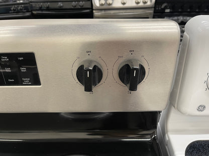 Whirlpool 30-in 4 burners 4.8-cu ft Freestanding Electric Range ( Stainless Steel )
Model #WFC150M0JS