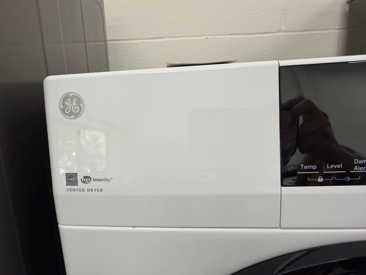 GE  GFQ14ESSNWW
24 Inch Front Load Electric Washer/Dryer Combo with 2.4 cu. ft and GE  GFD14ESSNWW
24 Inch Electric Dryer with 4.3 Cu. Ft.