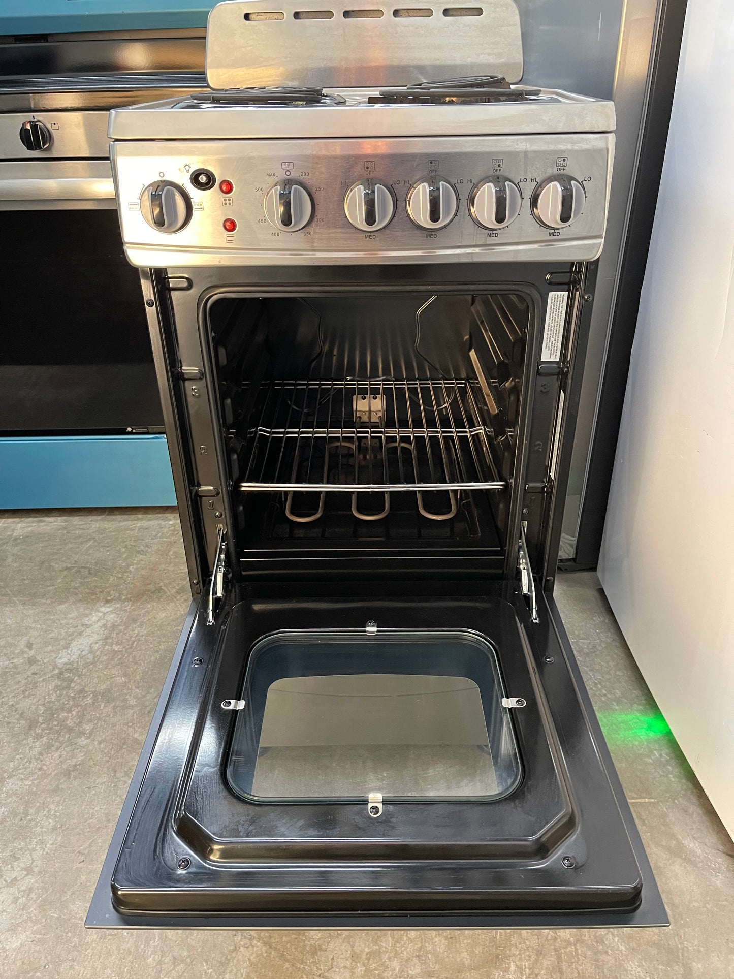Avanti  ERU200P3S
20 Inch Electric Range with 4 Coil Burners, 2.1 Cu. Ft. Oven Capacity, Oven Thermostat, Storage Drawer, Broiler, Oven Lighting, and ADA Compliant