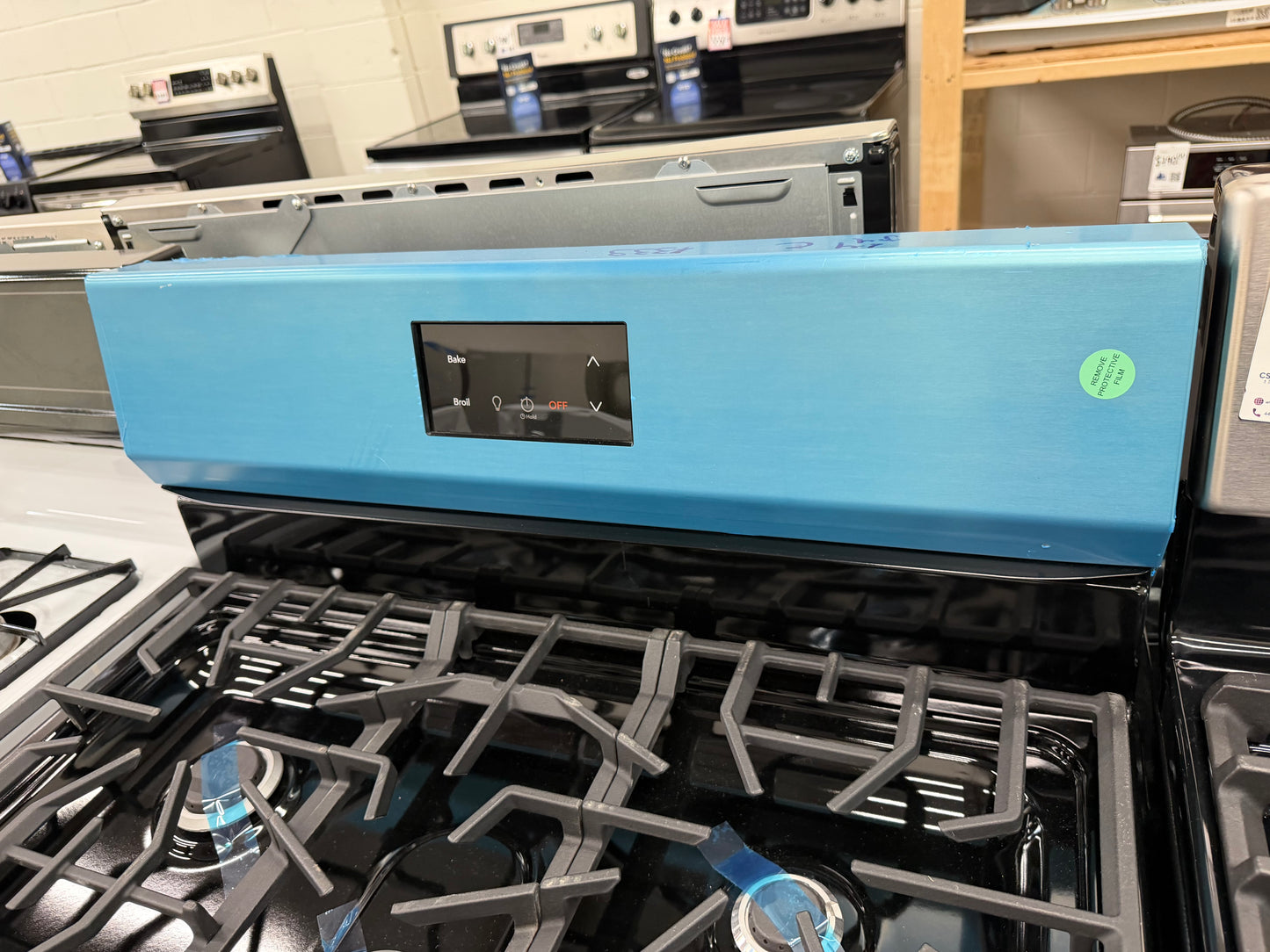 Frigidaire 30-in 5 Burners 5.1-cu ft Freestanding Gas Range in Stainless Steel-Model #FCRG3052BS