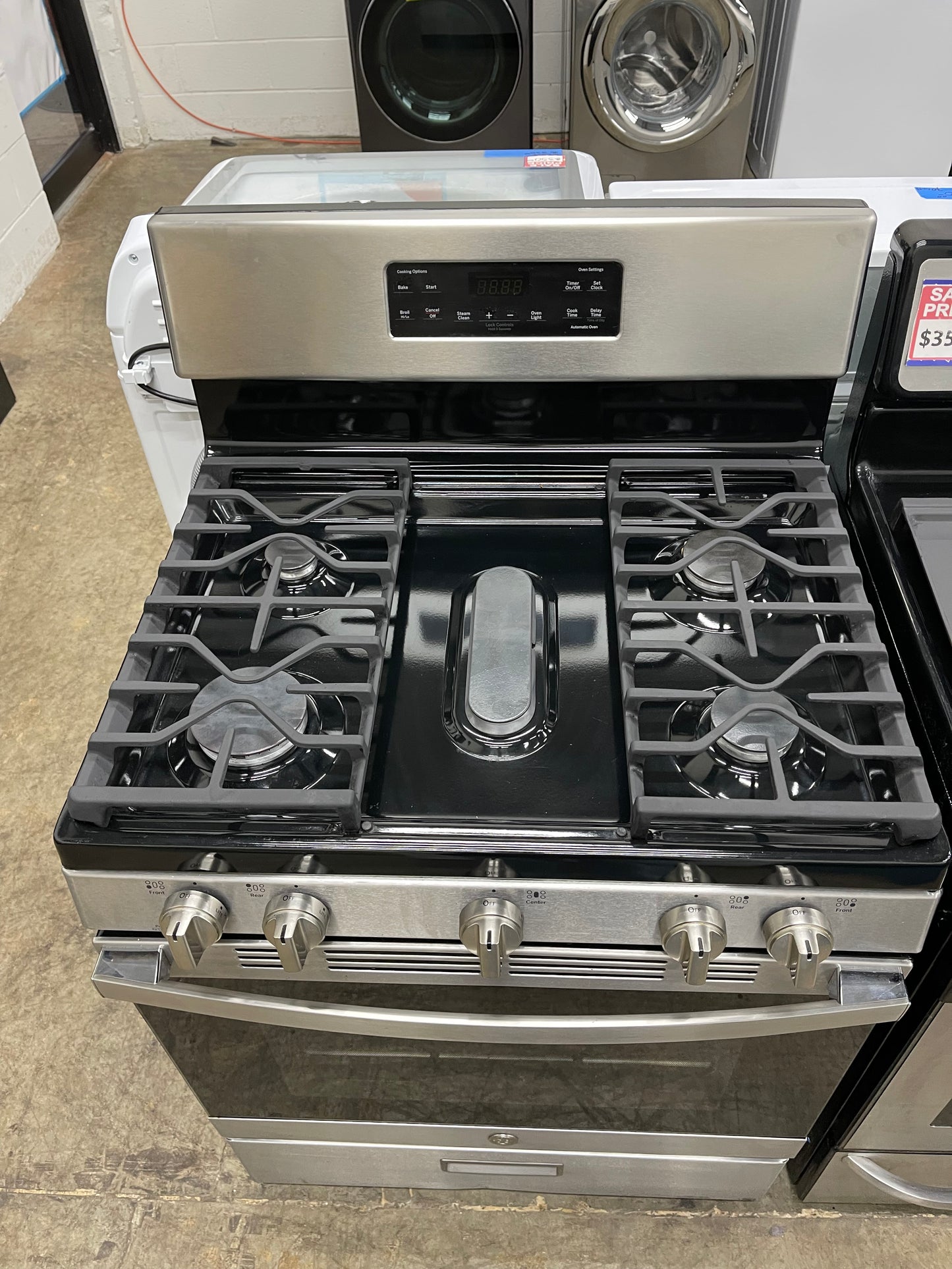 GE 30 in. 5.0-cu. ft. Freestanding Gas Range in Stainless Steel-Model #JGBS66REK3SS