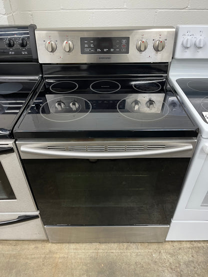 Samsung  NE59M4310SS
30 Inch Freestanding Electric Range with Flexible Cooktop, Dual Elements, Self-Clean, Warming Center, 5 Heating Elements, 5.9 cu. ft. Capacity, Storage Drawer and Sabbath Mode: Stainless Steel