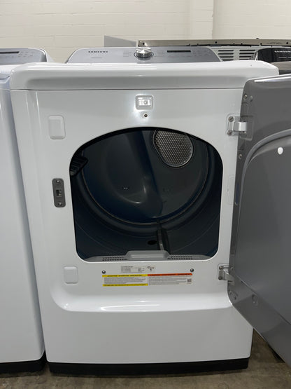 Samsung 5.0 cu. ft. Top Load Washer and 7.4 cu. ft. Electric Dryer