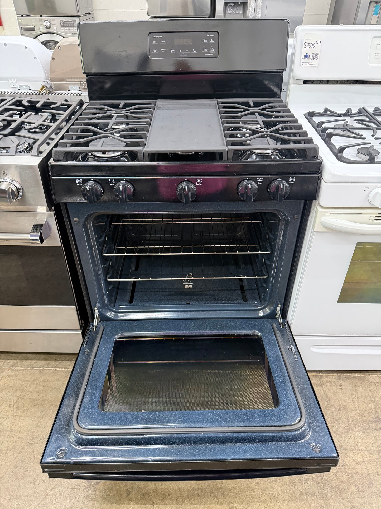GE 30” Freestanding Gas Range – Model JGBS66DEK4BB