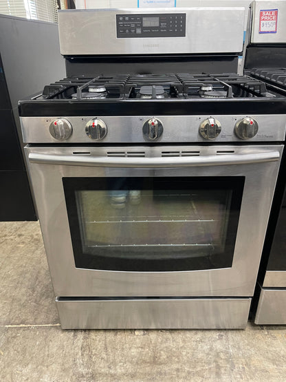 Samsung  FX510BGS
30 Inch Freestanding Gas Range with 5 Sealed Burners, 5.8 cu. ft. Convection Oven, Self-Clean, 4 Preset Menu Options, Proofing and Storage Drawer