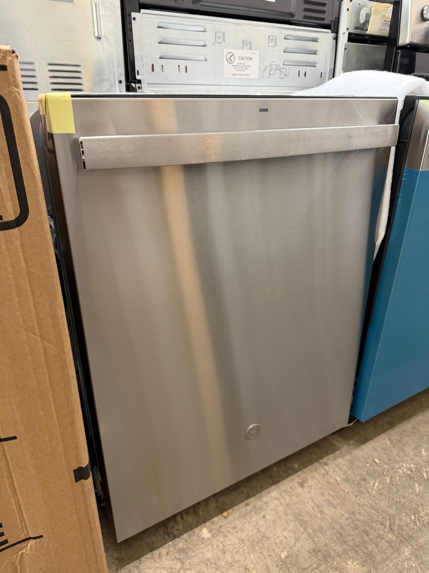 GE ENERGY STAR Top Control with Plastic Interior Dishwasher with Sanitize Cycle & Dry Boost