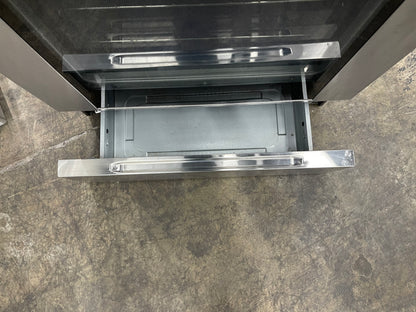 LG  LRG3061ST
30 Inch Gas Range with 20 Minute EasyClean ,Mode, Brilliant Blue Interior, Griddle Accessory, 5 Sealed Burners, 5.4 cu. ft. Oven and Storage Drawer: Stainless Steel