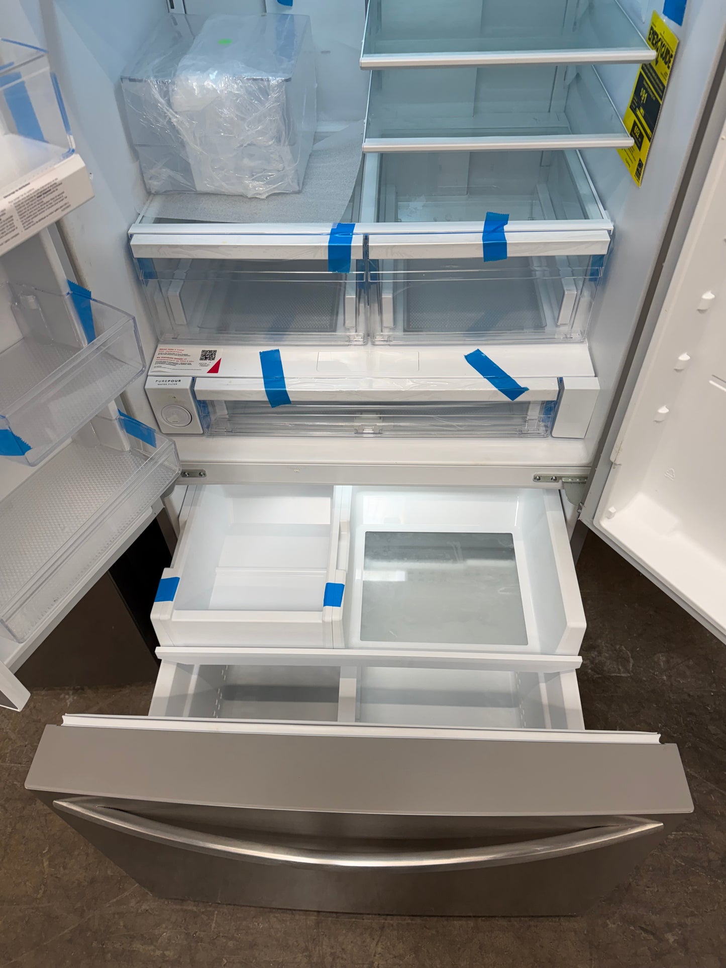 Frigidaire  FRFN2813AF
36 Inch Freestanding French Door Refrigerator with 28.8 cu. ft. Capacity, 3 Glass Shelves, Full-Width Drawer, Gallon Door Bins, EvenTemp Cooling, Internal Water Dispenser, and ENERGY STAR