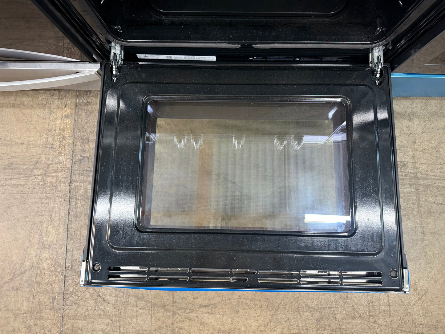 Frigidaire 30-in 5 Burners 5.1-cu ft Air Fry Convection Oven Freestanding Gas Range in Stainless Steel-Model #FCRG3083AS