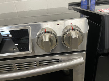 Samsung  NE58F9500SS
30 Inch Slide-In Electric Range with 5 Radiant Elements, 5.8 cu. ft. Oven Capacity, Dual Convection Cooking, Self Clean with Steam and Temperature Probe