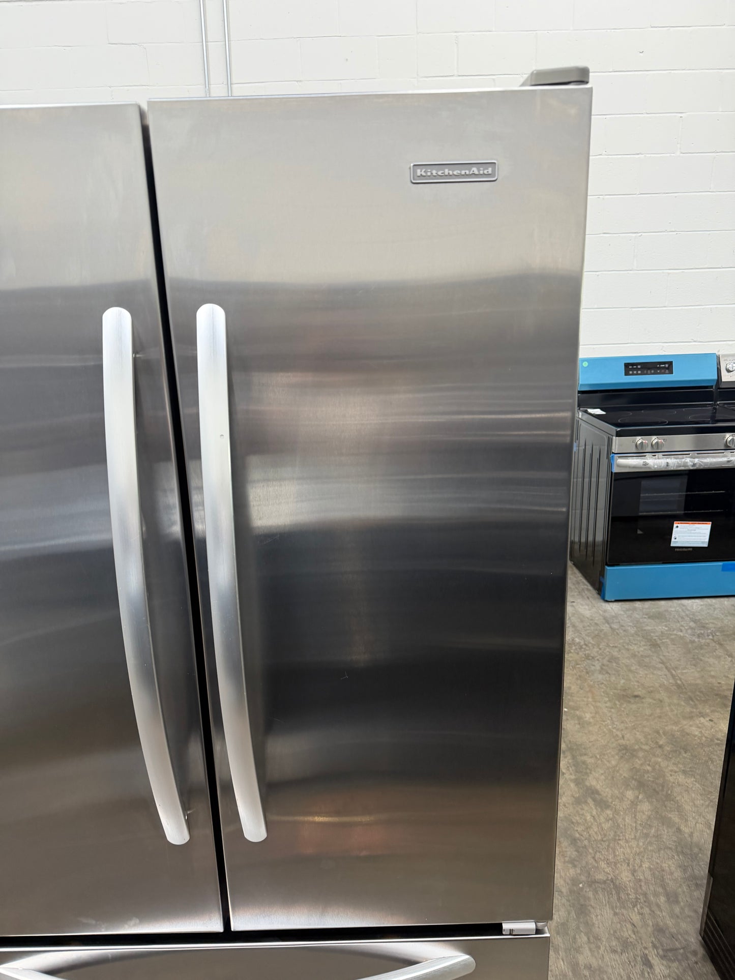 KitchenAid 20 Cu. Ft. Bottom Freezer Refrigerator – Stainless Steel
Model: KBFS20EVMS4