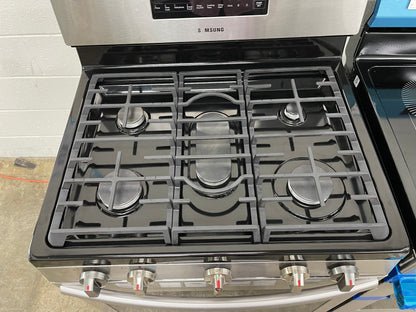 Samsung 30-in 5 Burners 5.8 cu. ft. Freestanding Gas Range with Convection Oven in Stainless Steel-Model #NX58H5600SS