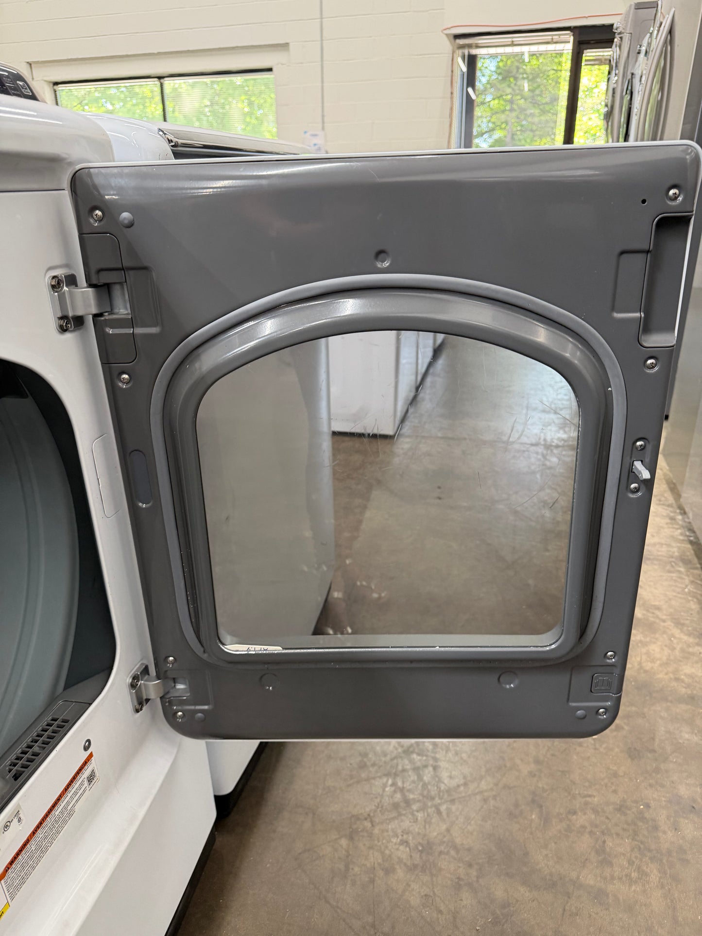 Samsung WA52M7750AW/A4 – 5.2 Cu. Ft. Top Load Washer and Samsung DVE52M7750W/A3 – 7.4 Cu. Ft. Electric Dryer