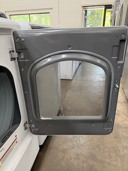 Samsung WA52M7750AW/A4 – 5.2 Cu. Ft. Top Load Washer and Samsung DVE52M7750W/A3 – 7.4 Cu. Ft. Electric Dryer