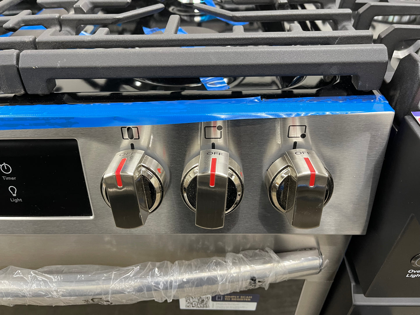 Frigidaire Gallery Series  GCFG3060BF
30 Inch Freestanding Gas Range with 5 Sealed Burners, 6.0 cu.ft. Oven Capacity, Air Fry, Total Convection, No Preheat, Touch Screen Controls, Temperature Probe, Steam Bake, Backlit LED Knobs, Sabbath Mode, and ADA Com