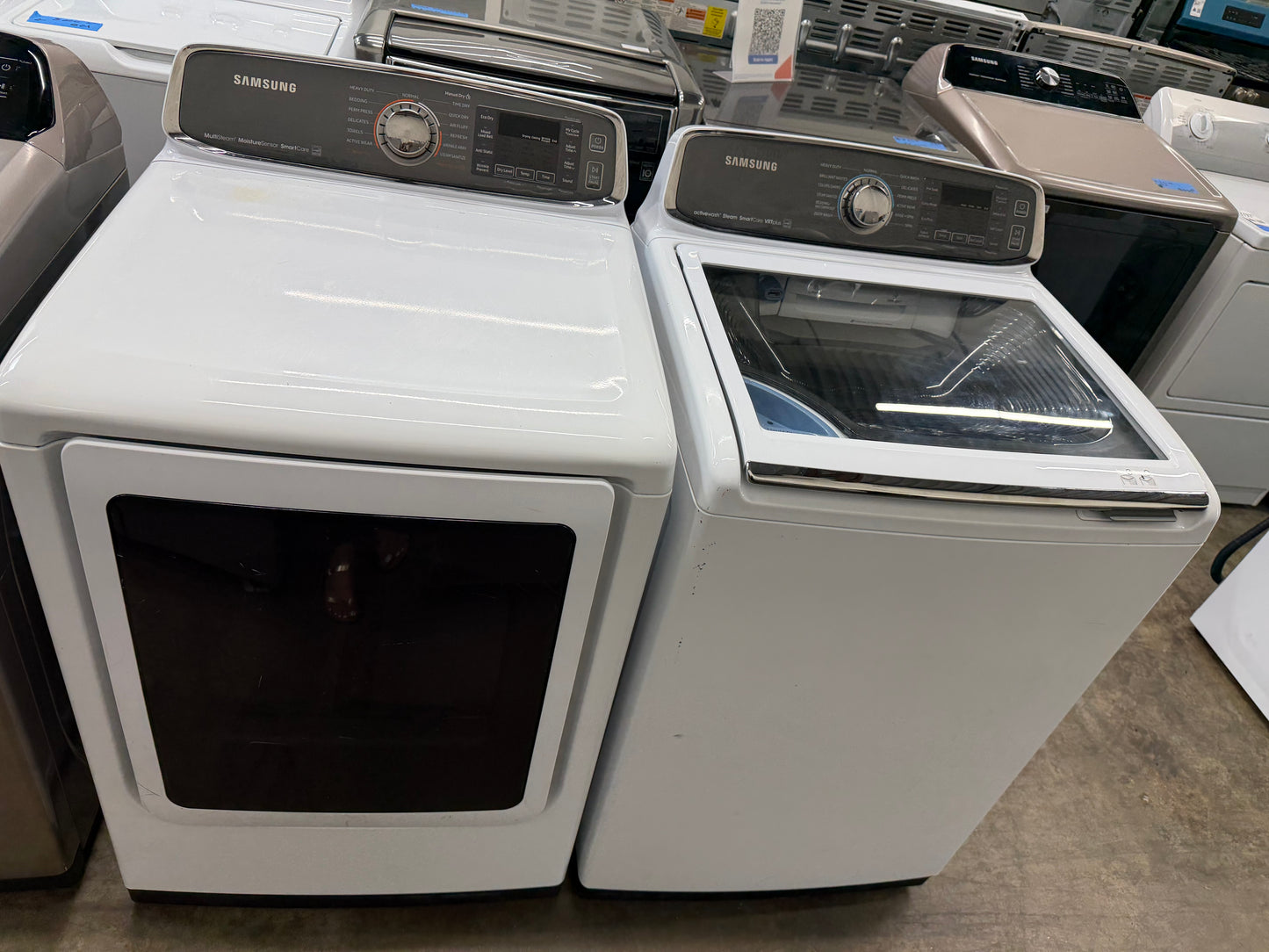 Samsung WA52M7750AW/A4 – 5.2 Cu. Ft. Top Load Washer and Samsung DVE52M7750W/A3 – 7.4 Cu. Ft. Electric Dryer