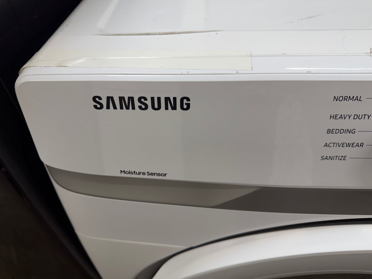 Samsung  DVG45T6000W
27 Inch Gas Dryer with 7.5 cu. ft. Capacity, 10 Dry Cycles, 5 Temperature Settings, Wrinkle Prevent, Smart Care, Sensor Dry Moisture Sensor and ADA Compliant