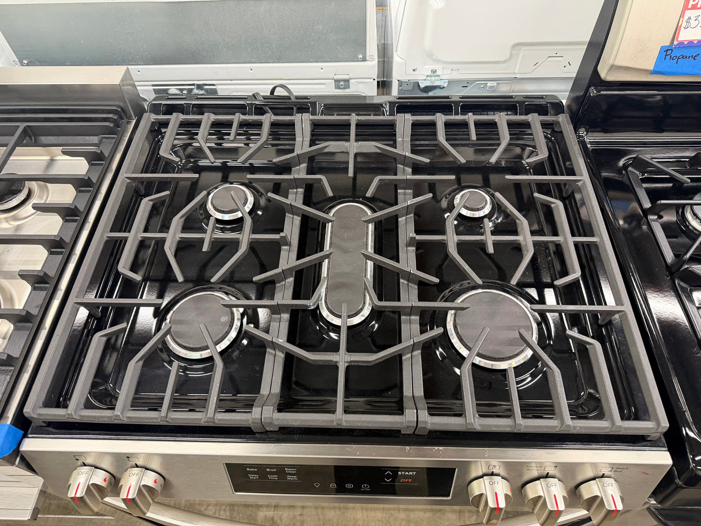 Frigidaire - 5.1 Cu. Ft Freestanding Gas Range with Quick Boil - Stainless Steel
Model:FCFG3062AS