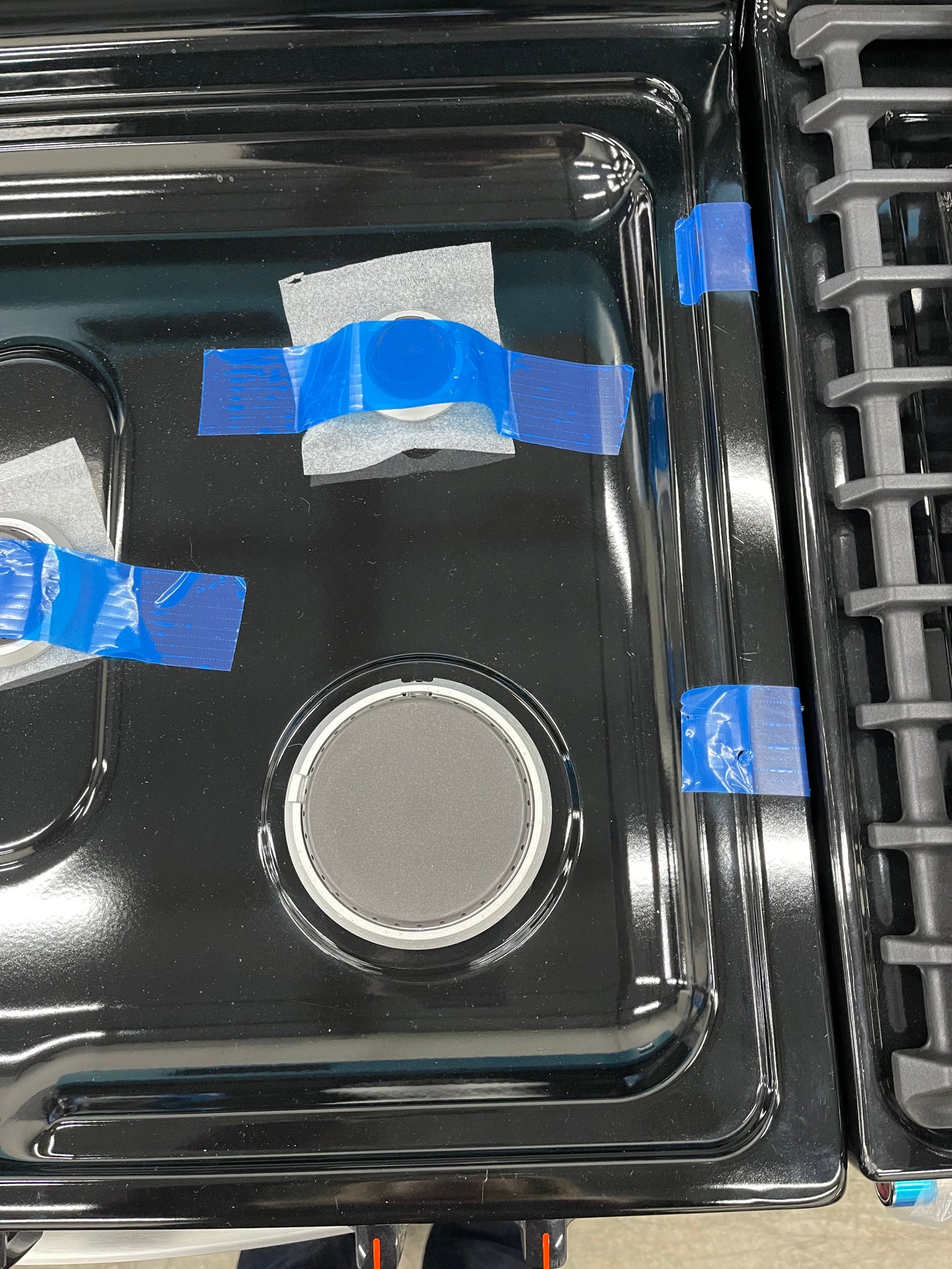 Frigidaire 30-in 5 Burners 5.1-cu ft Freestanding Gas Range in Stainless Steel-Model #FCRG3052BS