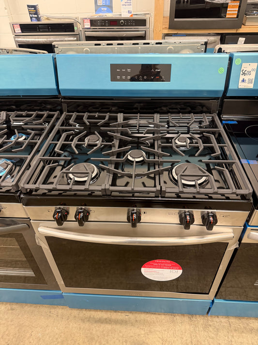 Frigidaire 30-in 5 burners 5.1-cu ft Freestanding Natural Gas Range in Stainless Steel-Model #FCRG306LAFB