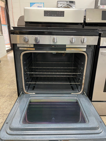 Whirlpool  WFG525S0HS
30 Inch Freestanding Gas Range with Frozen Bake Technology, SpeedHeat Burner, SpillGuard™ Cooktop, Center Oval Burner, Temperature Sensor, Closed Door Broiling, Control Lock and Self-Cleaning: Black-on-Stainless