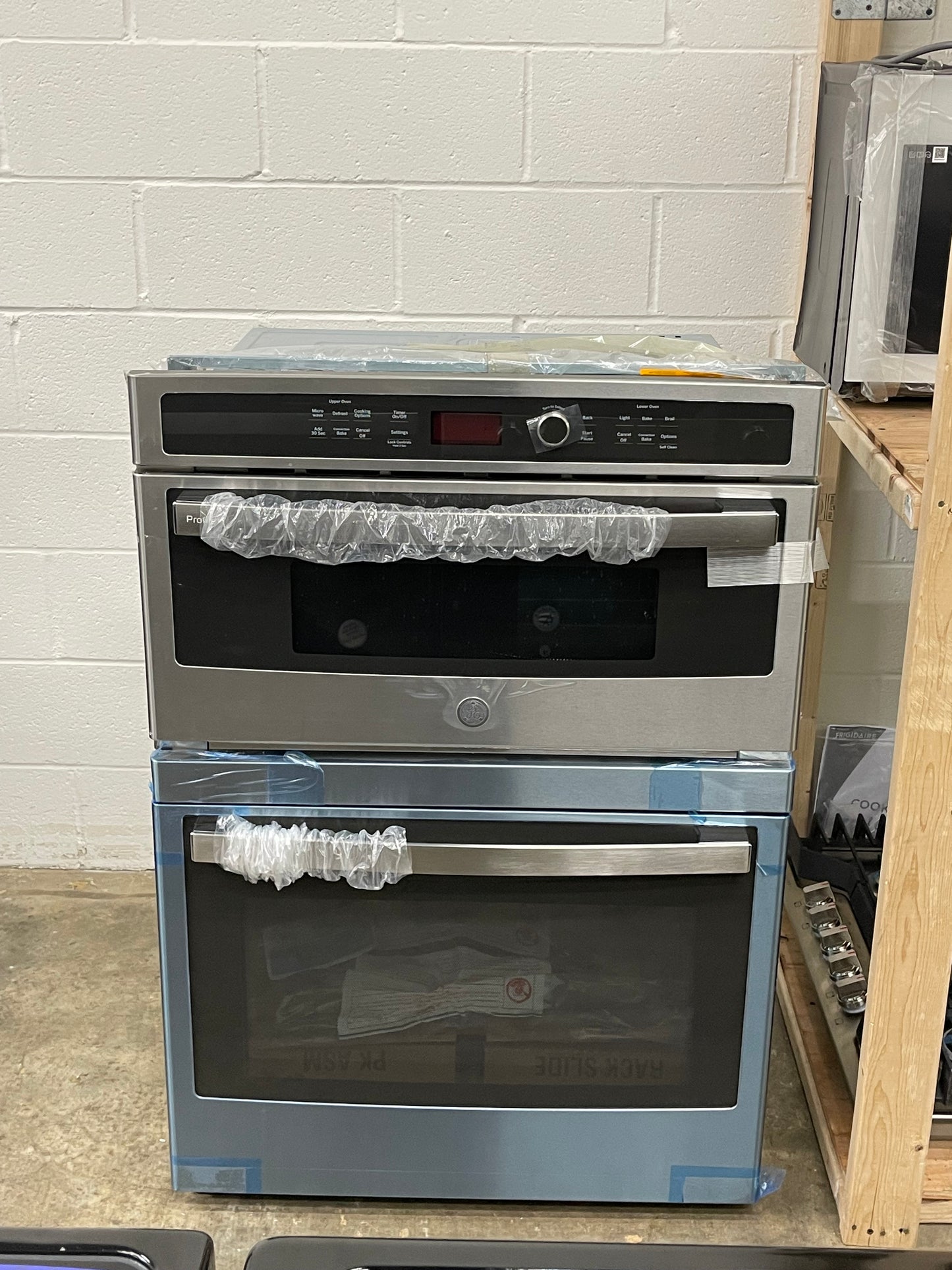 GE Profile  PT7800SHSS
30 Inch Combination Wall Oven with True European Convection, Meat Probe, Proof Mode, Warm Mode, 5.0 cu. ft. Capacity, 1.7 cu. ft. Microwave, Glass Touch Controls, GE Fits! Guarantee, and Self-Clean with Steam: Stainless Stee