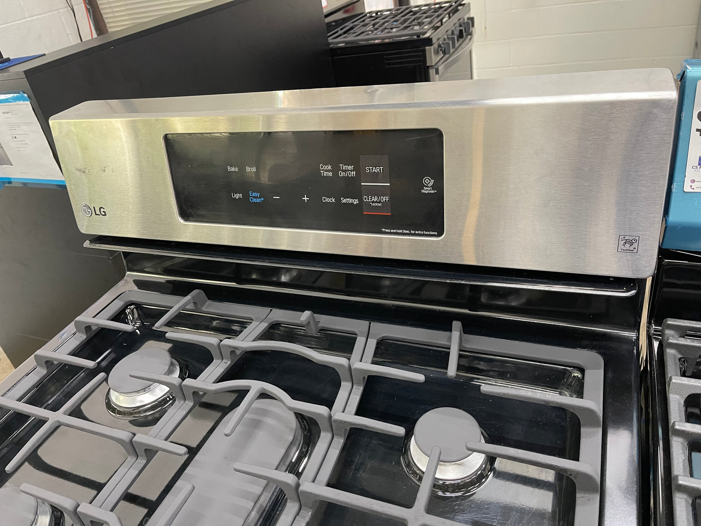 LG  LRG3061ST
30 Inch Gas Range with 20 Minute EasyClean ,Mode, Brilliant Blue Interior, Griddle Accessory, 5 Sealed Burners, 5.4 cu. ft. Oven and Storage Drawer: Stainless Steel