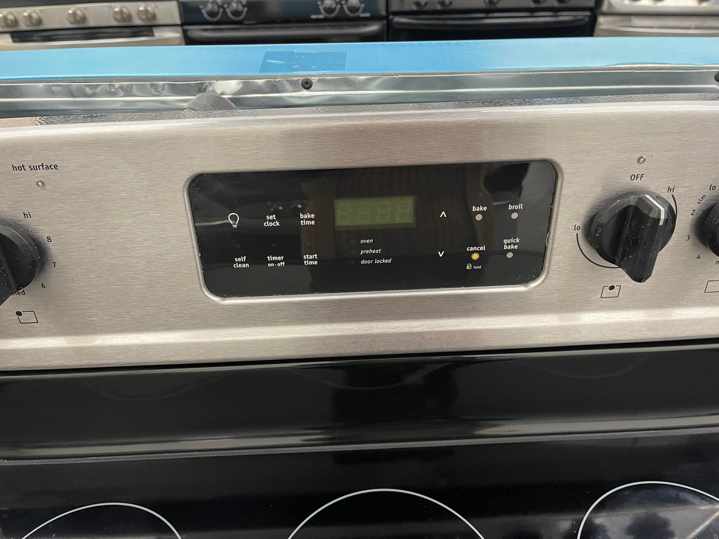 Frigidaire LGEF3043KF Gallery 30-in Glass Top 5 Elements 5.8-cu ft Self-Cleaning Freestanding Electric Range (Smudge-proof Stainless Steel)