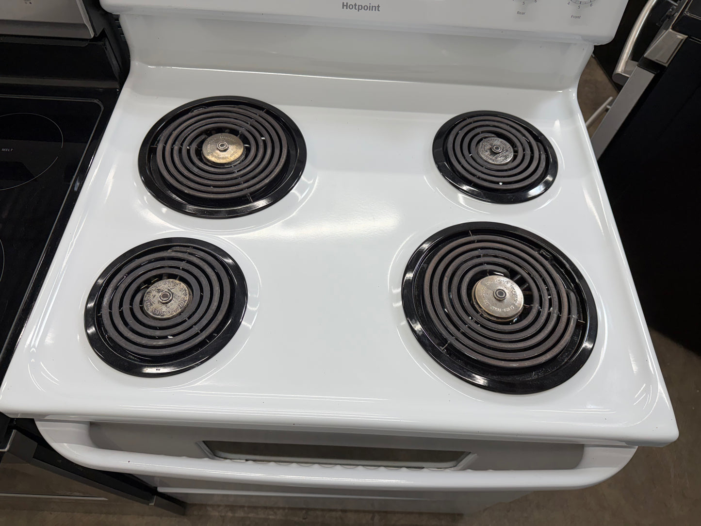 Hotpoint  RBS360DMWW
30 Inch Freestanding Electric Range with 5.0 Cu. Ft. Oven Capacity, Storage Drawer, Cooktop Indicator Light, Sensi-Temp, and Porcelain Cooktop: White