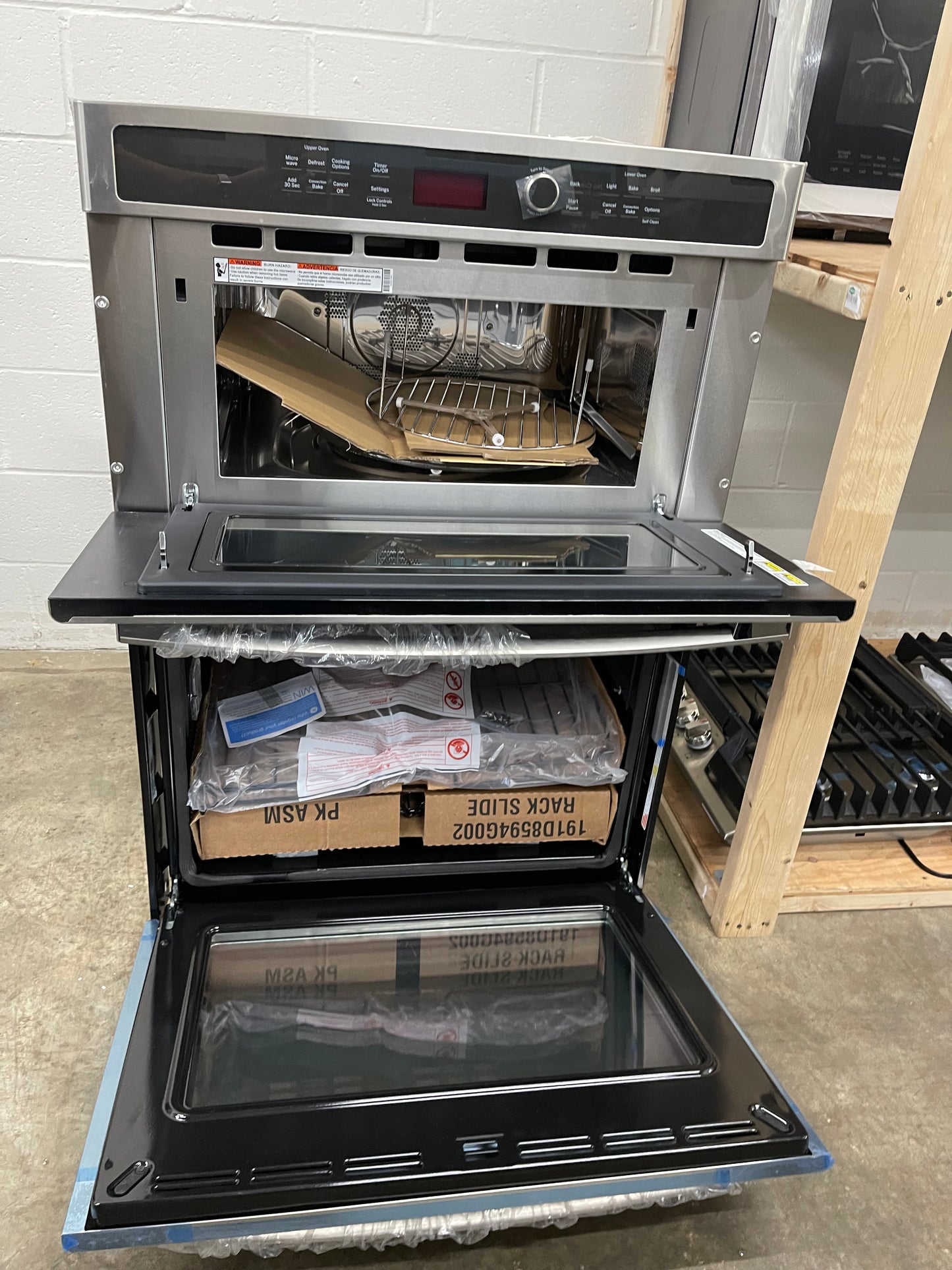 GE Profile  PT7800SHSS
30 Inch Combination Wall Oven with True European Convection, Meat Probe, Proof Mode, Warm Mode, 5.0 cu. ft. Capacity, 1.7 cu. ft. Microwave, Glass Touch Controls, GE Fits! Guarantee, and Self-Clean with Steam: Stainless Stee