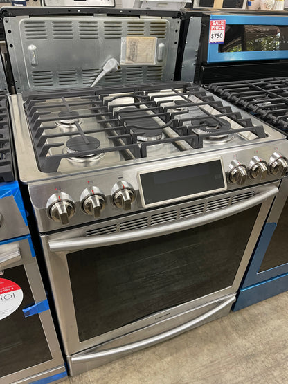 Samsung  NX58H9500WS
30 Inch Slide-In Gas Range with 5.8 cu. ft. True Convection Oven, Reversible Griddle, Self-Clean, Temperature Probe, Guiding Light Controls, 5 Sealed Burners, 18,000 BTU Center Burner, and Warming Drawer: Stainless Steel