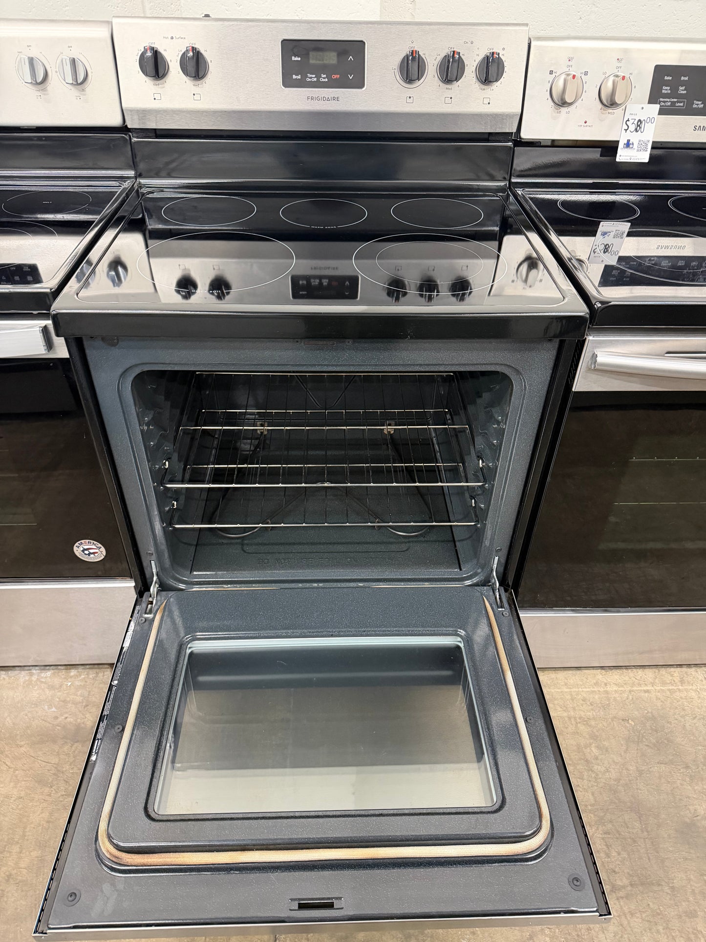 Frigidaire 30 in. 5 Burner Element Freestanding Electric Range in Stainless Steel-FCRE3052AS