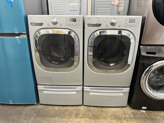 LG Front-Load 4.5-cu ft Washer and 7.4-cu ft Electric Dryer Set in Pure Silver