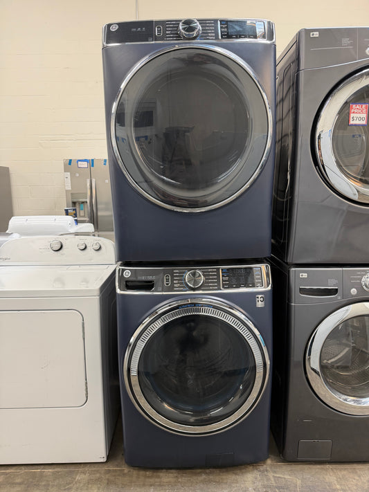 GE  GFW850SPNRS
28 Inch Front Load Smart Washer with 5.0 cu. ft. And GE  PFD87ESPVRS
28 Inch Smart Front Load Electric Dryer with 7.8 cu ft