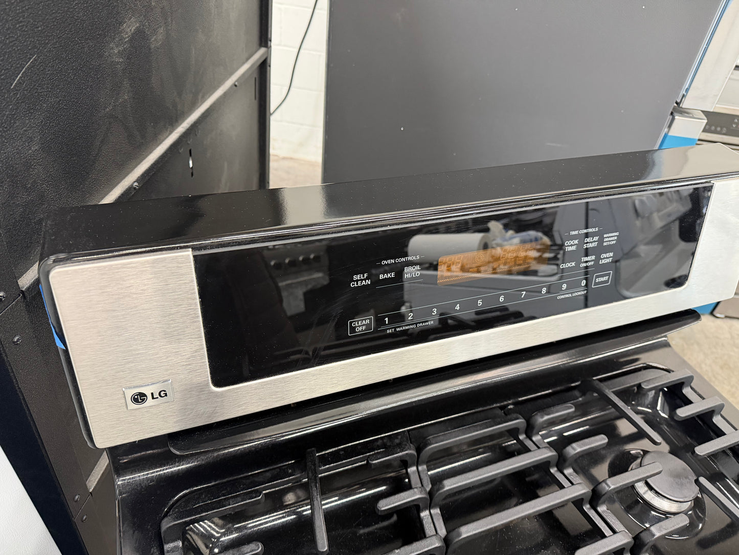 LG  LRG30355ST
30 Inch Freestanding Gas Range with 5 Sealed Burners, 5.0 cu. ft. Self-Cleaning Oven, SmoothTouch Controls and Warming Drawer: Stainless Steel